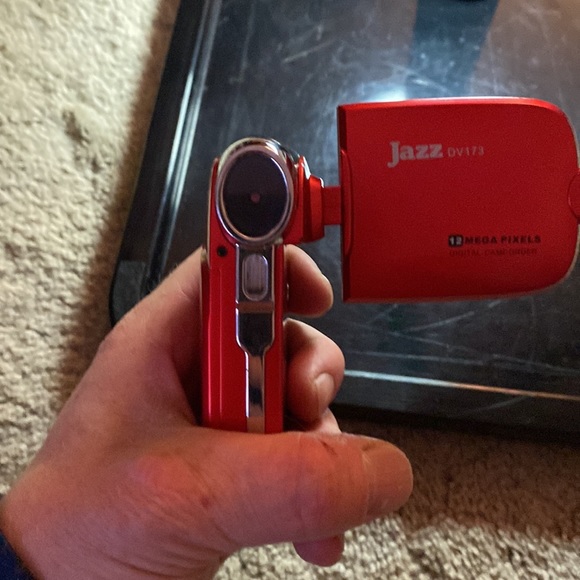 Small compact great for spying digital video recorder. A camcorder if you will. - Picture 6 of 8